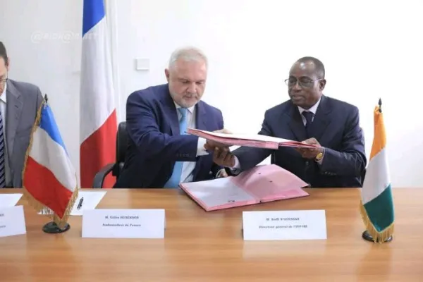 194 Partenariat Inphb Consulat De France 0001 Crop