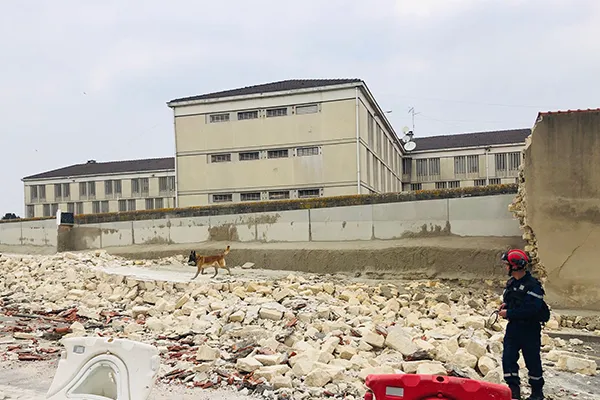 600 Prison