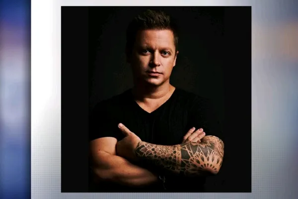 4acb6bbdd37aeebfbe1f687ba4104 Crop