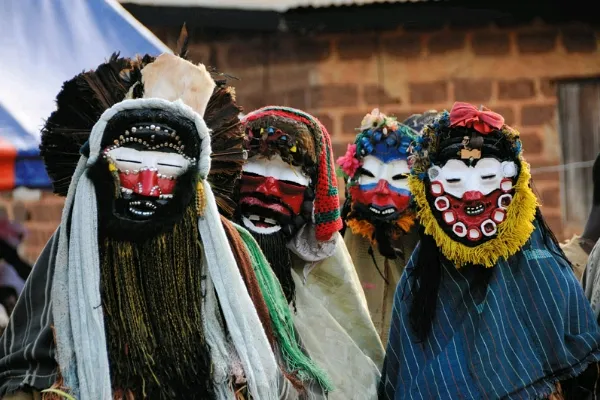 Masque Crop