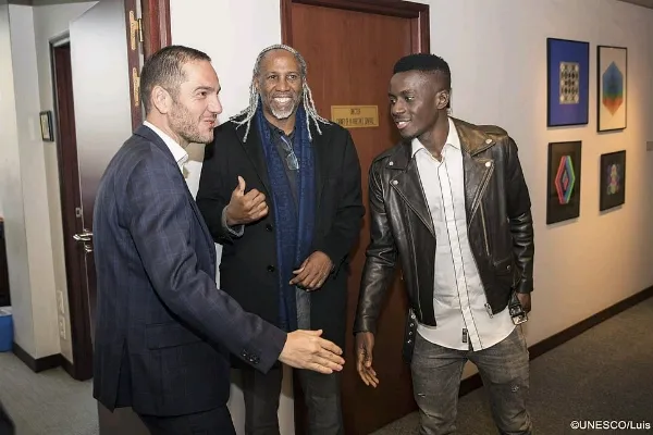 83691818 125733925625502 5780499052203929764 N Crop