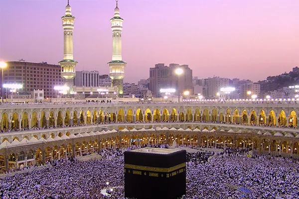 La Communaut&eacute; Musulmane Comm&eacute;more &laquo; La Nuit Du Qadr &raquo; 2