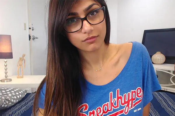 Lex Star Du Porno Mia Khalifa